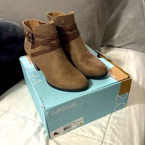 Life Stride Taupe Booties- size 7.5- excell condition